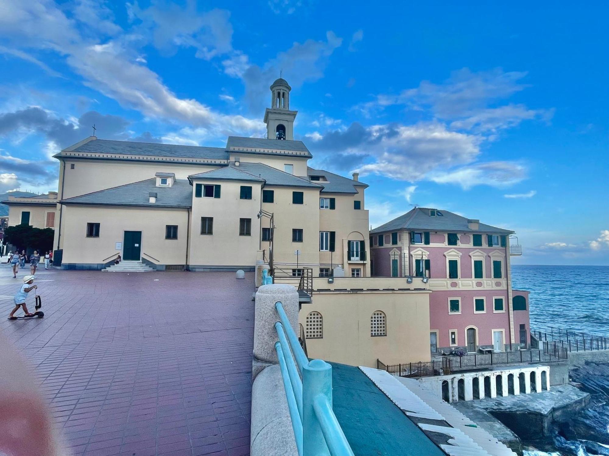 Happy Family Apartments Baia Boccadasse Genoa Exterior photo